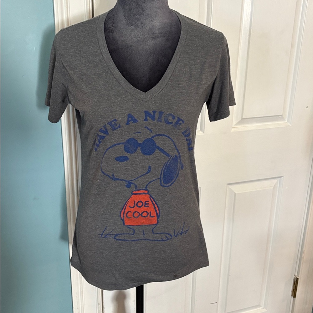 Gray Snoopy 'Joe Cool' Dog Tee